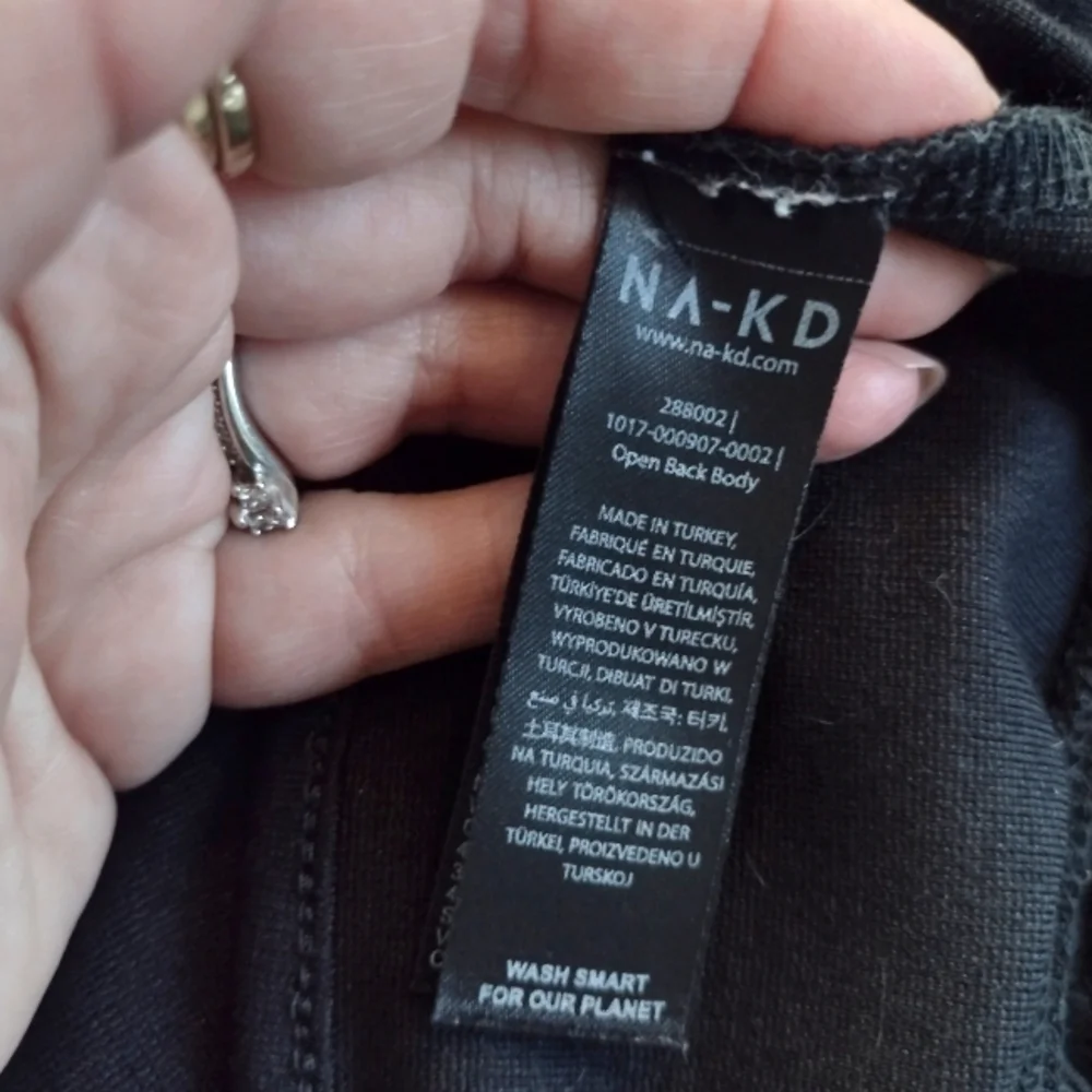 NA-KD Open Back Bodysuit - Picture 14 of 14